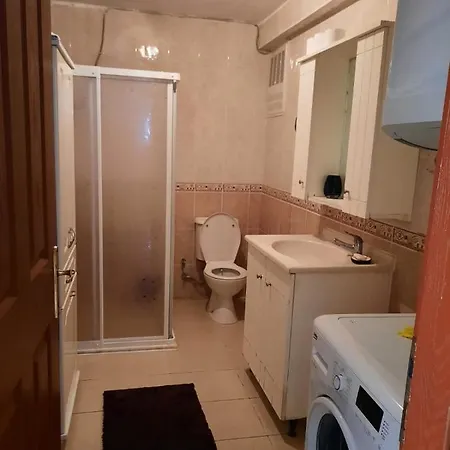 Sarimsakli Plajina Yakin Buyuk Ev *